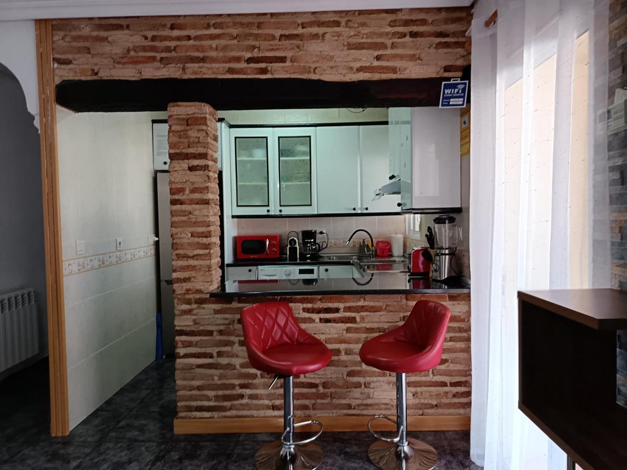 Casa Oasis Puertollano, Una Casa Rural En Puertollano, Agradable, Con Piscina En Zona Tranquila Extérieur photo
